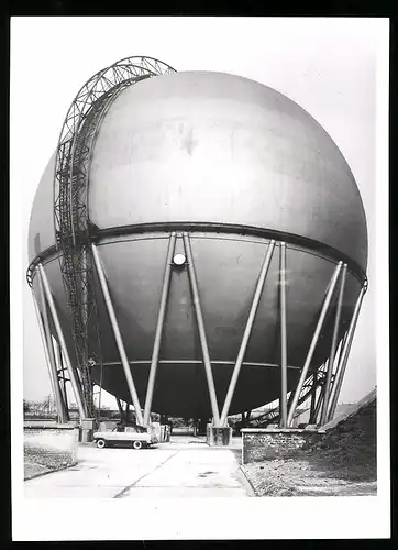 Fotografie unbekannter Fotograf, Ansicht Köln, Hochdruck-Gaskugel, Kugeltank