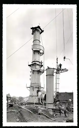 Fotografie unbekannter Fotograf, Ansicht Siegen, Fabrikanlagen der Kölsch-Fölzer Werke AG