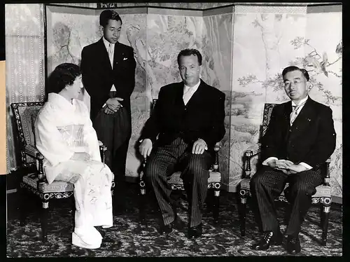 Fotografie Keystone, München, Vizepräsident Svetozar Vukmanovic in Japan, Kaiser Hirohito, Kaiserin Nagako, Kronprinz