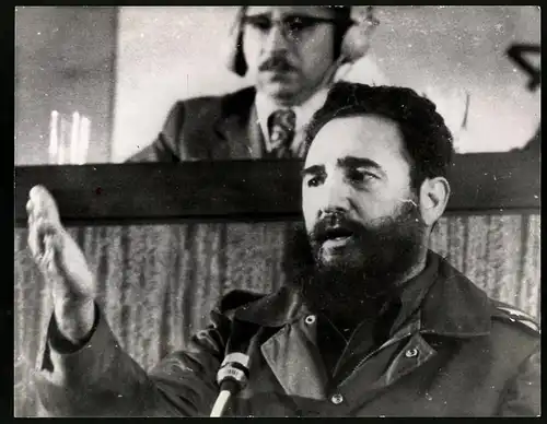 Fotografie Portrait Staatspräsident Fidel Castro spricht in Algier bei der Gipfelkonferenz der Blockfreien, 1973