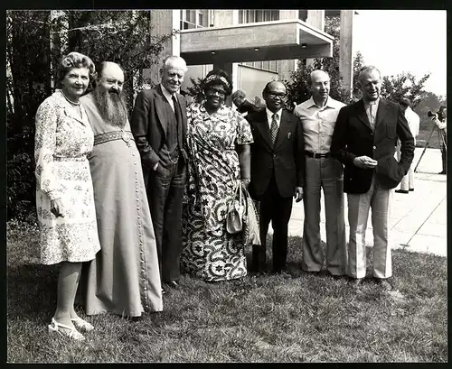 Fotografie Präsidentinnen Dr. Cynthia Wedel, Nikodim, W. A. Visser Hooft, Annie Jiagge, Dr. T.B. Simatupang, Sundby