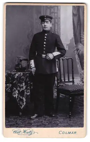 Fotografie Ant. Hatz, Colmar, Kopfhaus-Strasse 6, Soldat mit Bajonett und Portepee in Uniform