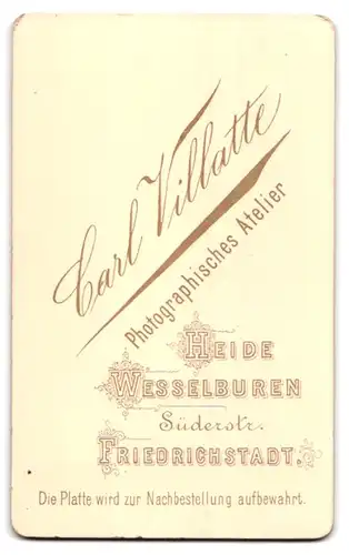 Fotografie Atelier Carl Villatte, Heide Wesselburen, Süderstr., junger Mann im eleganten karierten Anzug