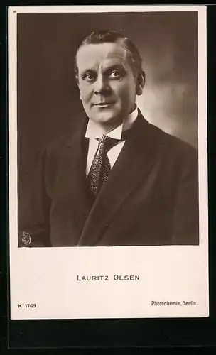 AK Schauspieler Lauritz Olsen im Anzug mit Krawatte