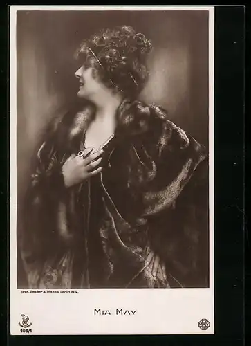 AK Schauspielerin Mia May im Kostüm einer Filmrolle