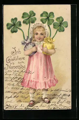 AK Kleines Mädchen im Kleid mit Kleeblättern