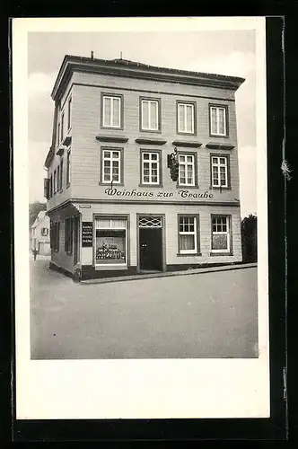 AK Linz a. Rh., Gasthaus Weinhaus zur Traube mit Strasse