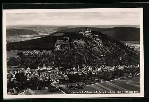AK Neustadt i. Odenwald, Teilansicht mit Burg Breuberg, Fliegeraufnahme