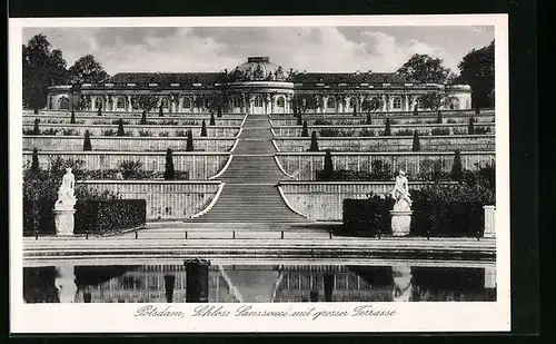 AK Potsdam, Schloss Sanssouci mit grosser Terrasse