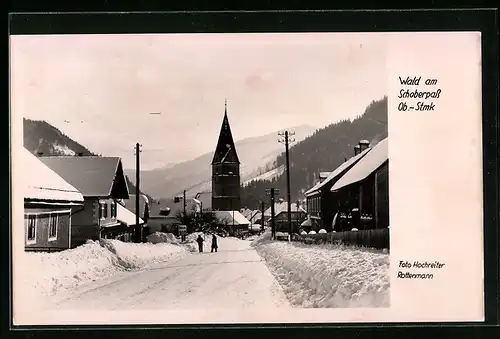 AK Wald am Schoberpass, Strassenpartie mit Kirche im Schnee