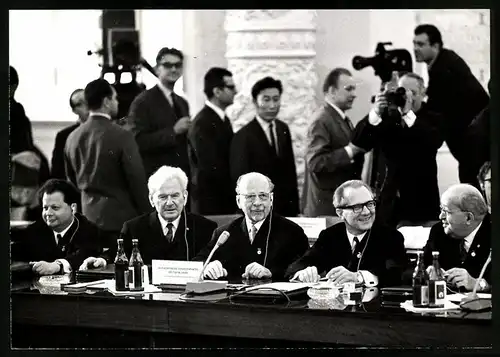 Fotografie Delegation Sozialistischen Einheitspartei, Friedrich Ebert, Erich Honecker Walter Ulbricht, H. Matern H. Axen