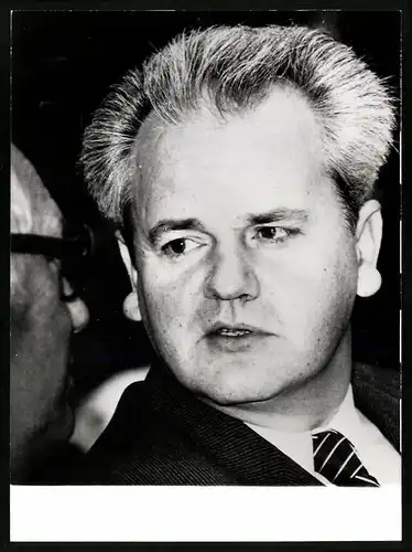 Fotografie der serbische KP-Chef Slobodan Milosevic bei einer ZK-Versammlung, Kriegsverbrecher, 1988