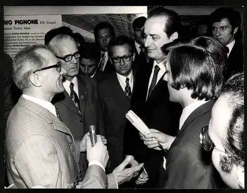 Fotografie Leipzig Herbstmesse 1972, Erich Honecker, Willi Stoph, Dr. Gerhard Beil, Dr. Alfredo de Marzio im Gespräch