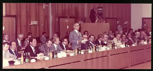 Fotografie Berlin 1976, Erich Honecker gibt Begrüssungsansprache auf der Konferenz der kommunistischen Arbeiterparteien