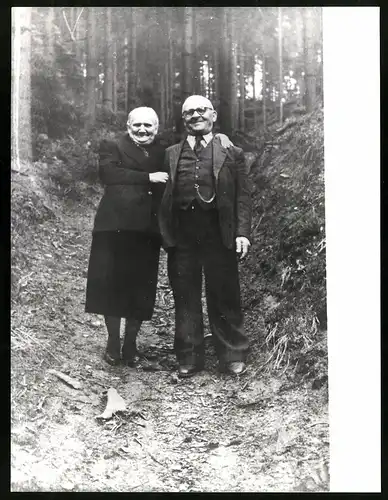Fotografie Die Eltern des Staatschef der DDR Wilhelm und Karoline Honecker in Berlin