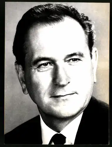 Fotografie Portrait Karoly Grosz, Ministerpräsident der Ungarischen Volksrepublik und Generalsekretär der MSZMP, 1988