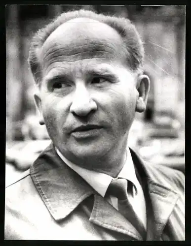 Fotografie Hermann von Berg bei seiner Ankuft in Köln nach seiner Ausbürgerung aus der DDR, 1986