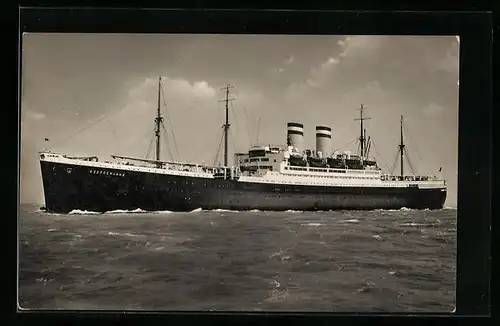 AK Passagierschiff D. Deutschland der Hamburg-Amerika-Linie in voller Fahrt