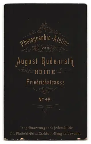 Fotografie August Gudenrath, Heide, Friedrichstr. 42, Zwei Jungen in modischen Anzügen