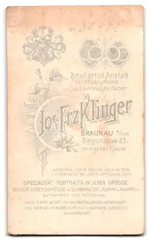 Fotografie Jos. Frz. Klinger, Braunau a. Inn, Ringstr. 23, Bürgerliche Dame mit Kragenbrosche