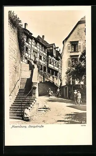 AK Meersburg a. B., Sonnenbeschienene Steigstrasse