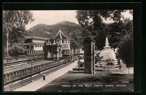 AK Kandy, Temple of the Holy Tooth