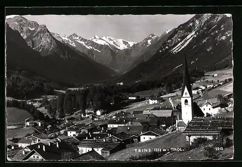 AK Trins, Ortsansicht mit Bergspitzen