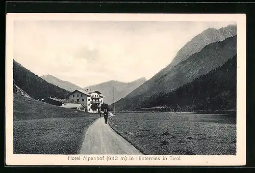 AK Hinterriss, Strassenpartie mit Hotel Alpenhof