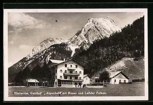 AK Hinterriss, Gastof Alpenhof mit Risser und Lalider Falken