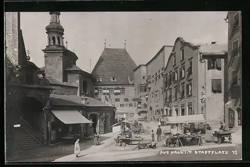 AK Hall, Stadtplatz mit Marktständen und Brunnen