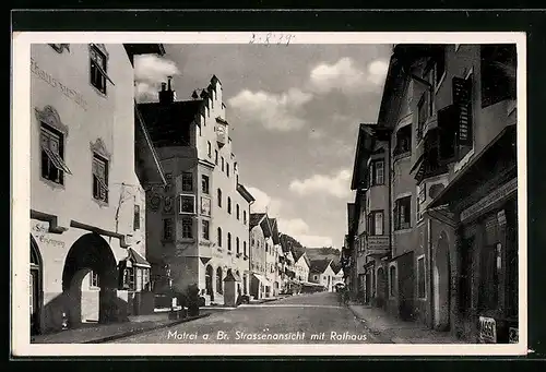 AK Matrei a. Br., Strassenpartie mit Rathaus
