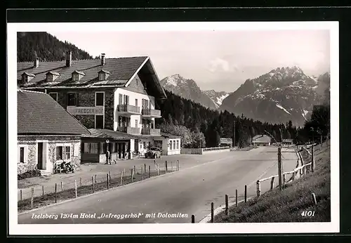 AK Iselsberg, Hotel Defreggerhof mit Dolomiten