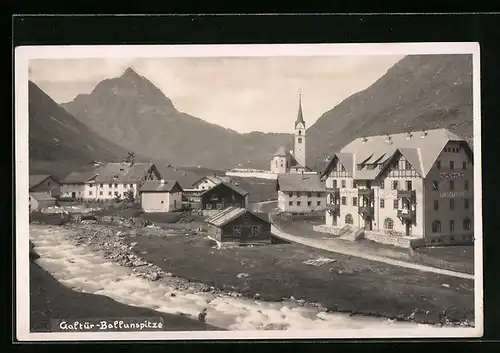 AK Galtür, Ortsansicht mit Ballunspitze