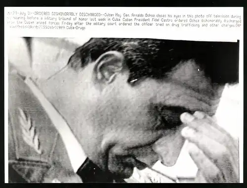 Fotografie Kubanischer Generalmajor Anrlodo Ochoa nach der Verturteilung wegen Drogenhandels und Korruption, 1989