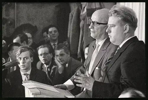 Fotografie Marbach, Volkskammerpräsident Johannes Diekmann und Veranstalter Klaus Horn im Marbacher Kurhaus 1961