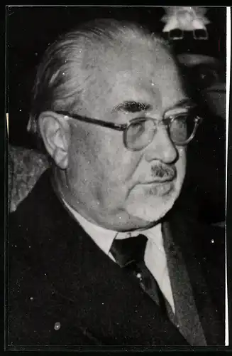 Fotografie Portrait Otto Nuschke, Vorsitzender der Sowjetzonen-CDU, 1957 gestorben