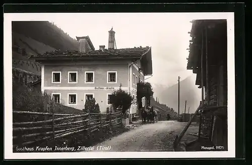 AK Innerberg /Zillertal, Gasthaus Krapfen, davor ein Fuhrwerk