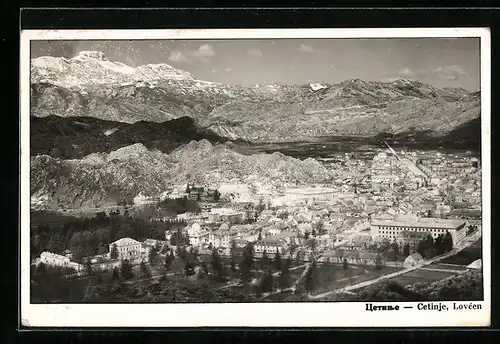 AK Cetinje /Lovcen, Ortsansicht aus der Vogelschau