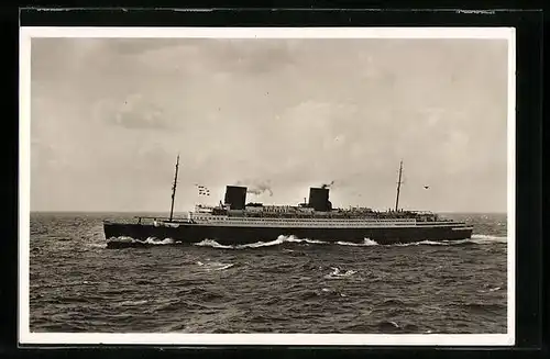 AK Turbinen-Schnelldampfer Bremen in voller Fahrt