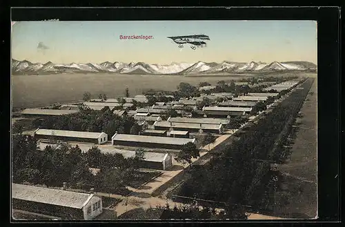 AK Lager Lechfeld, Blick über das Truppenlager, Doppeldeckerflugzeug