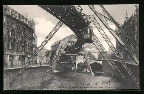 AK Elberfeld, Schwebebahn an der Schlossbleiche und neuen Fuhrstrasse