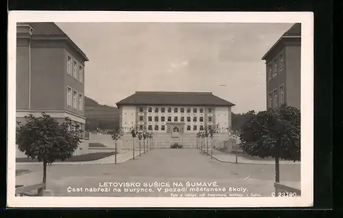 AK Susice na Sumave, Cast nabrezi na Burynce.V pozadi mestanske skoly