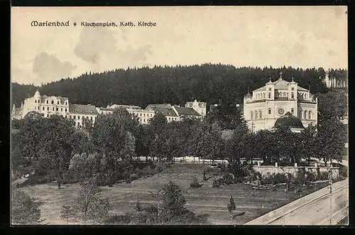 AK Marienbad, Kirchenplatz mit Kath. Kirche