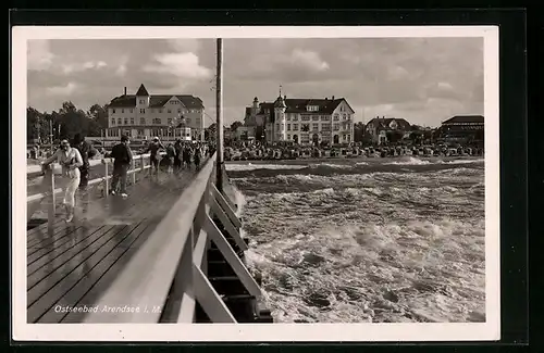 AK Ostseebad Arendsee, Blick von der Seebrücke zu den Strandhotels