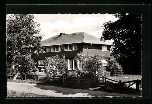 AK Hinterzarten i. Schw., vor dem Haus Baeuchle