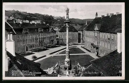 AK Eichstätt i. Bayern, Residenzplatz mit Mariensäule, Blick zur Willibaldsburg