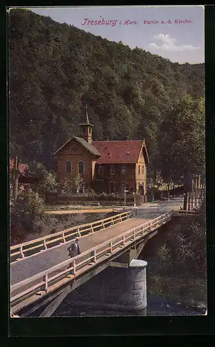 AK Treseburg i. Harz, Partie auf der Brücke zur Kirche hin