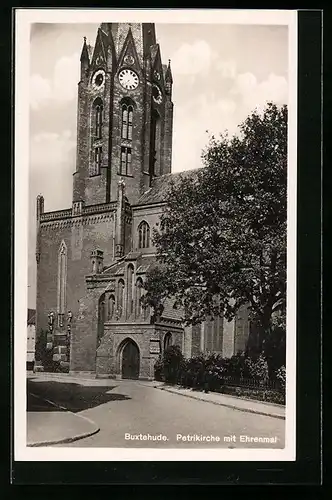 AK Buxtehude, das Ehrenmal an der Petrikirche