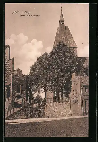 AK Mölln i. Lbg., Blick auf den Dom und das Rathaus