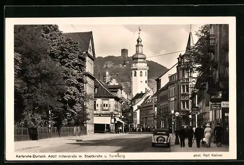 AK Karlsruhe-Durlach, strasse mit der Stadtkirche und dem Turmberg